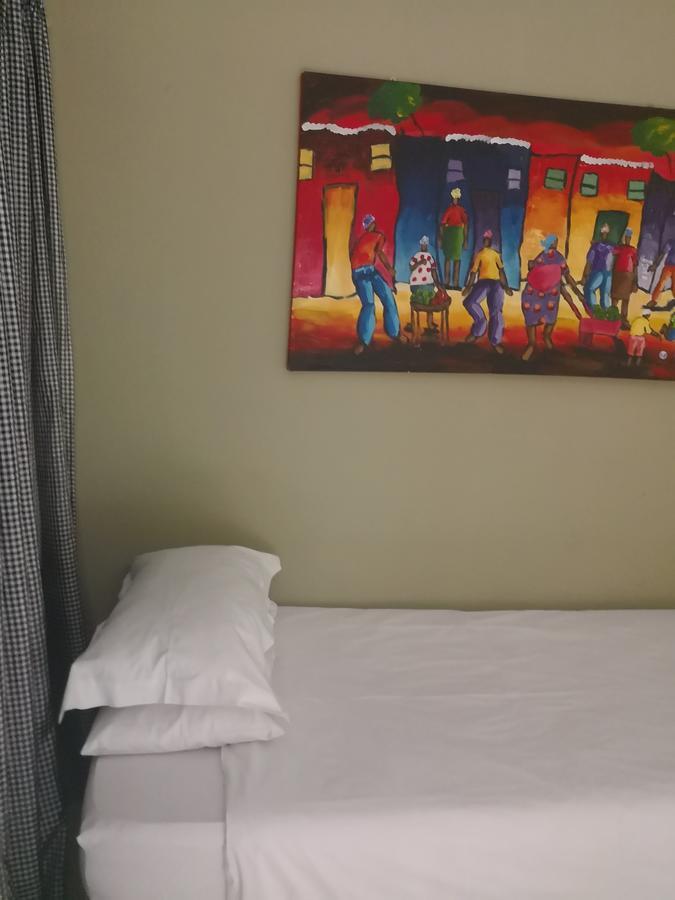 Touch Of Africa Lodge 拉塞利亚 外观 照片